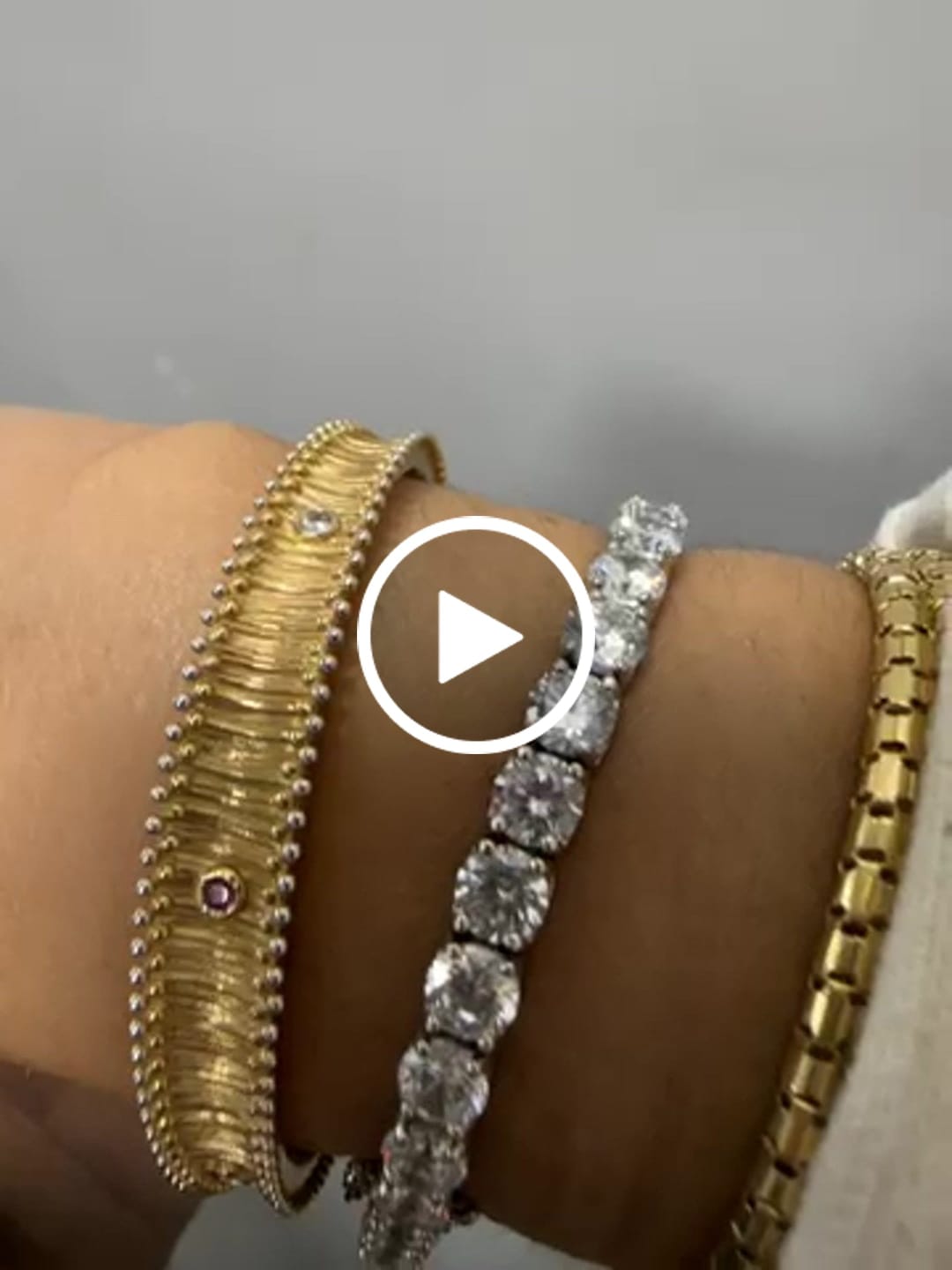 Customer video review of 5MM MOISSANITE TENNIS BRACELET - D COLOR - VVS1