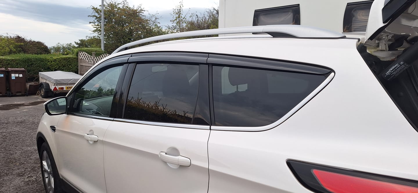 Customer photo review of Auto Clover Wind Deflectors Set for Ford Kuga 2012 - 2019 (6 pieces)