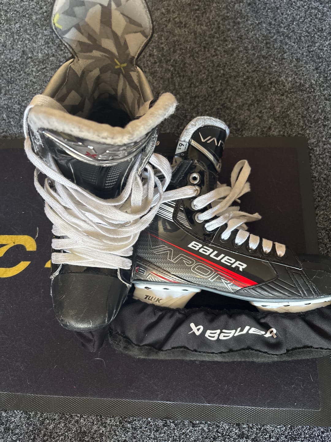 Customer photo review of WHITE WAXED HOCKEY REFEREE LACES