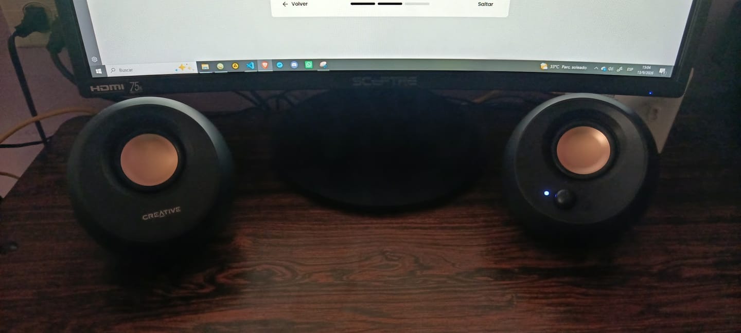 Customer photo review of Altavoces Creative V3 Minimalistic 2 Channel Negro