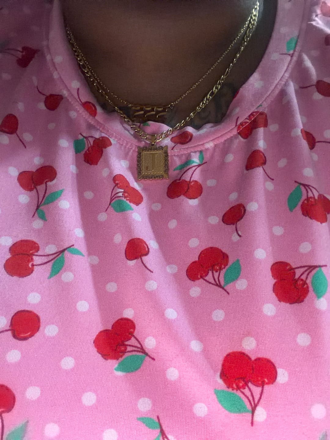 Customer photo review of Embossed Initial Necklace w/ Figaro Chain