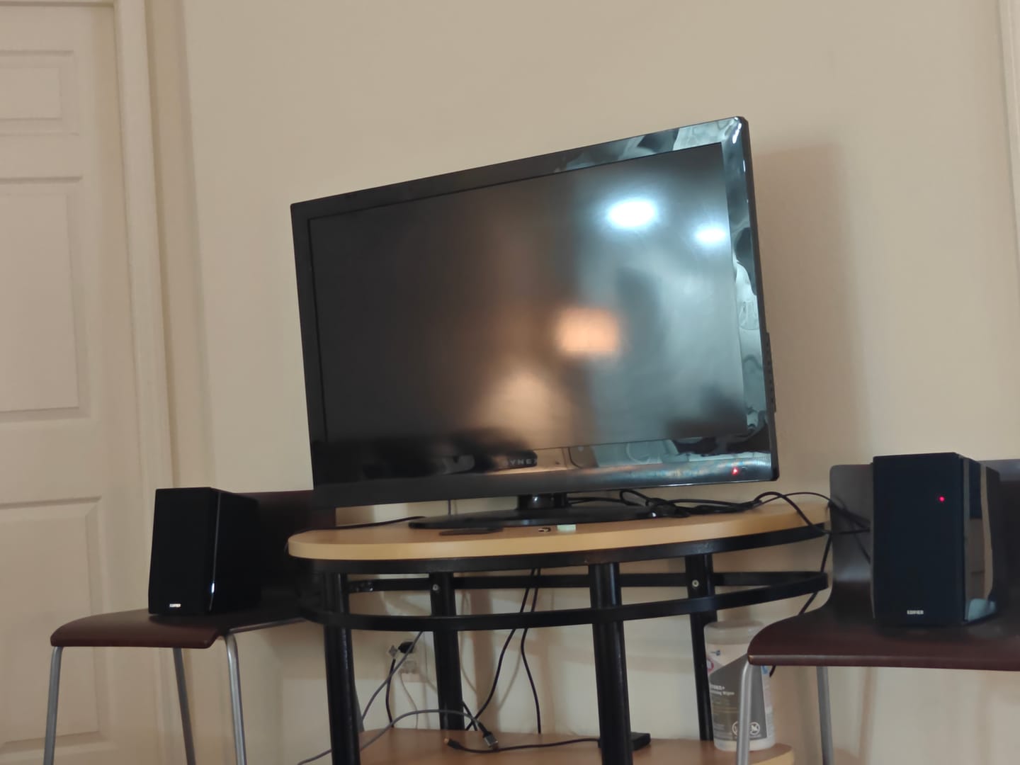 Customer photo review of R1850DB Bookshelf Speakers Bookshelf Speakers with Subwoofer Out