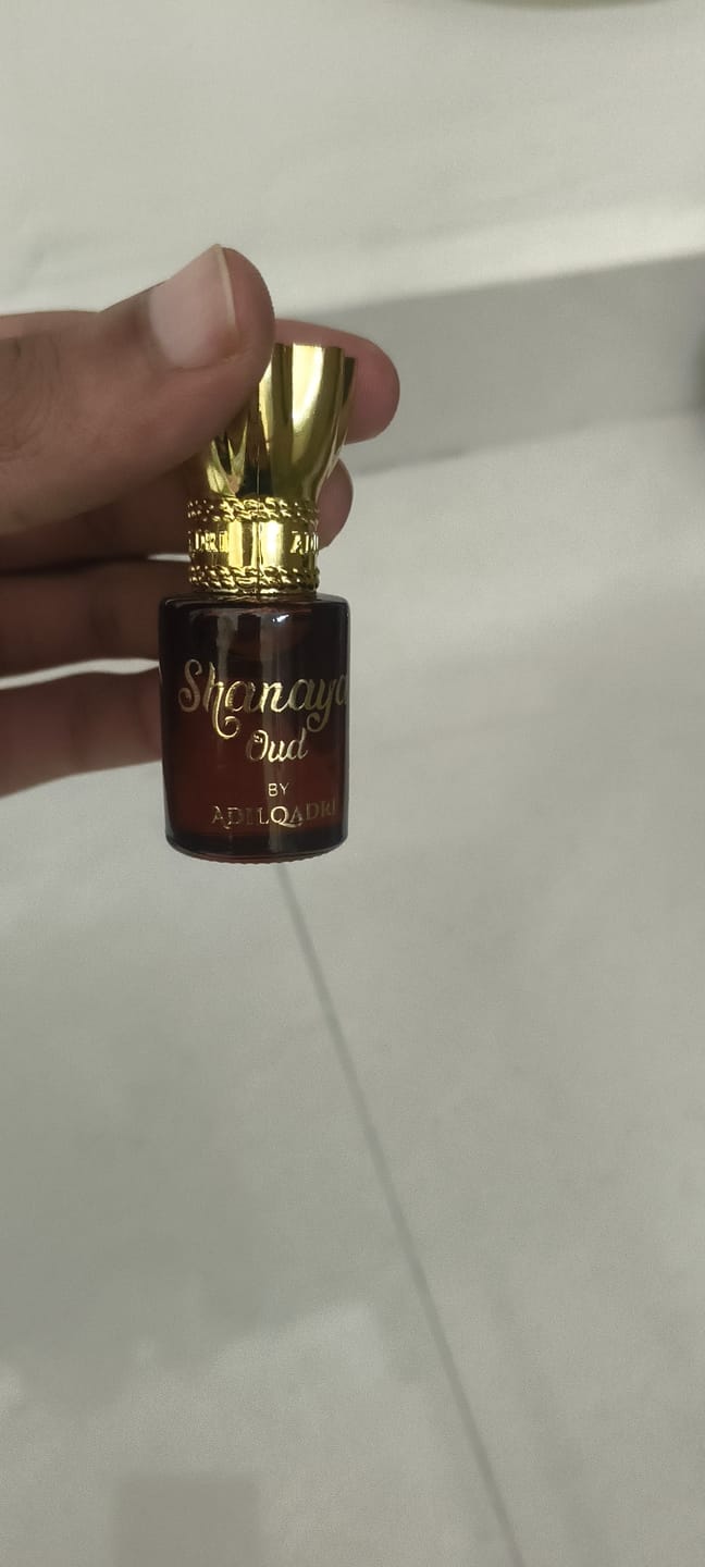Customer photo review of Shanaya Oud Luxury Attar Perfume