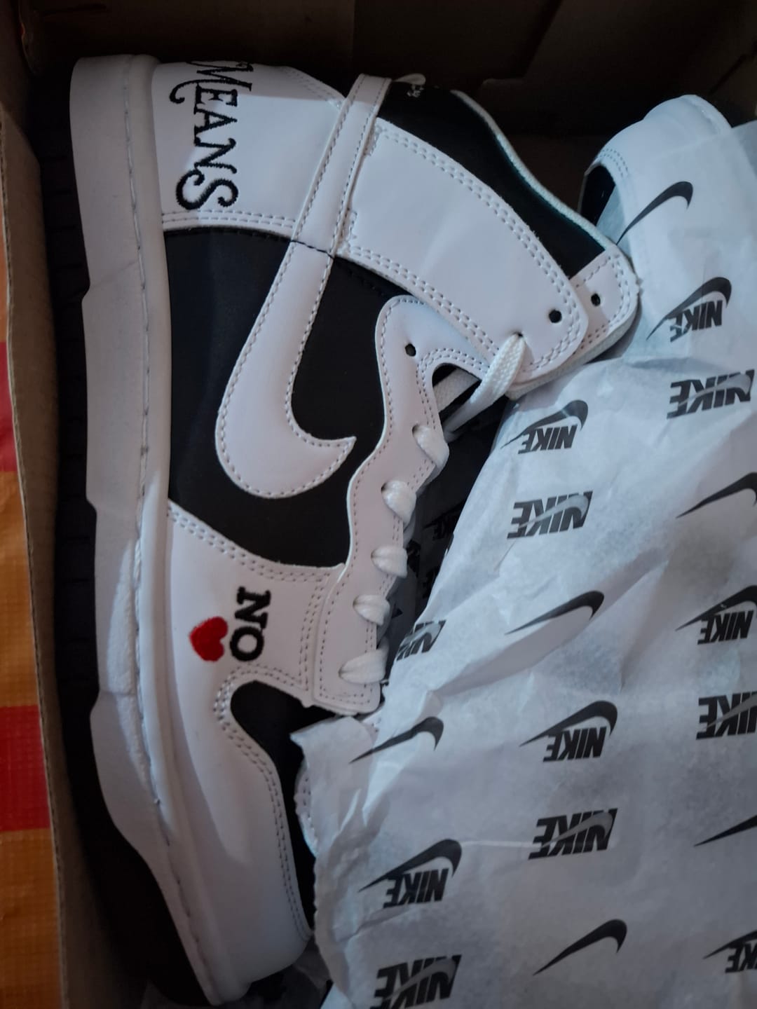 Customer photo review of Tenis Dunk Bota Supreme By Any Means Black