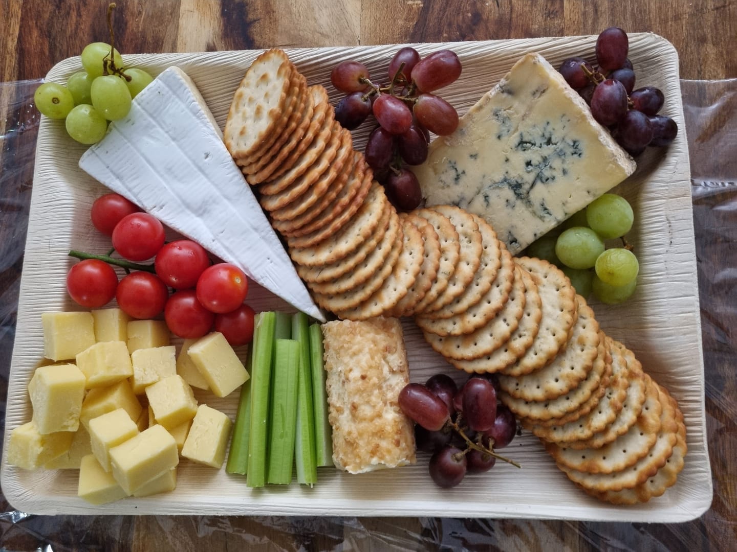 Customer photo review of Large Rectangle Disposable Serving Platter 14" x 10" (35cm x 25cm)
