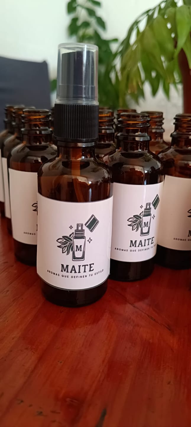 Customer photo review of Botella vidrio ámbar 50 ml con spray atomizador negro 18/410