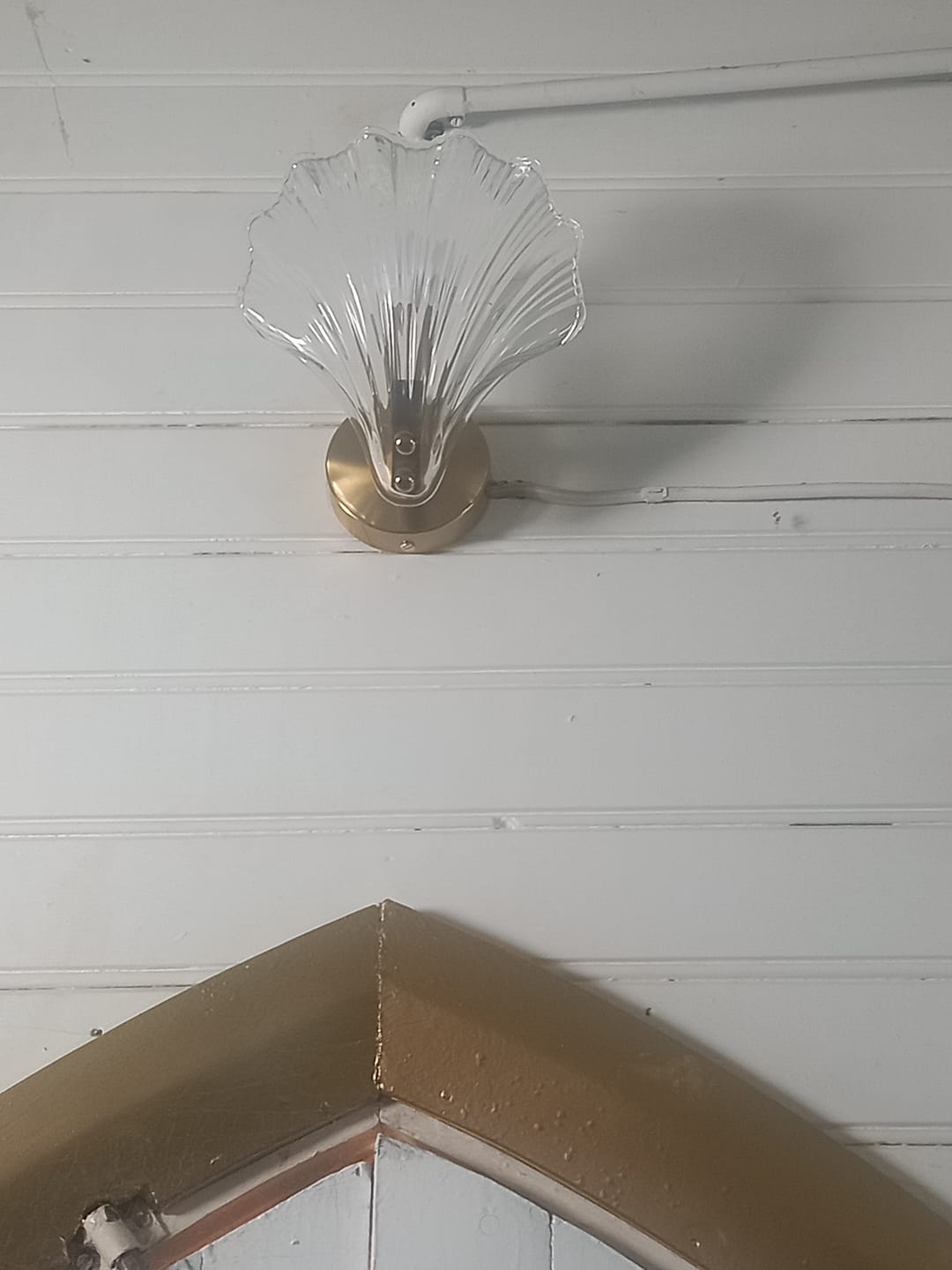 Customer photo review of 1-Light Vintage Creative Scalloped Sea Shell Glass Wall Sconce