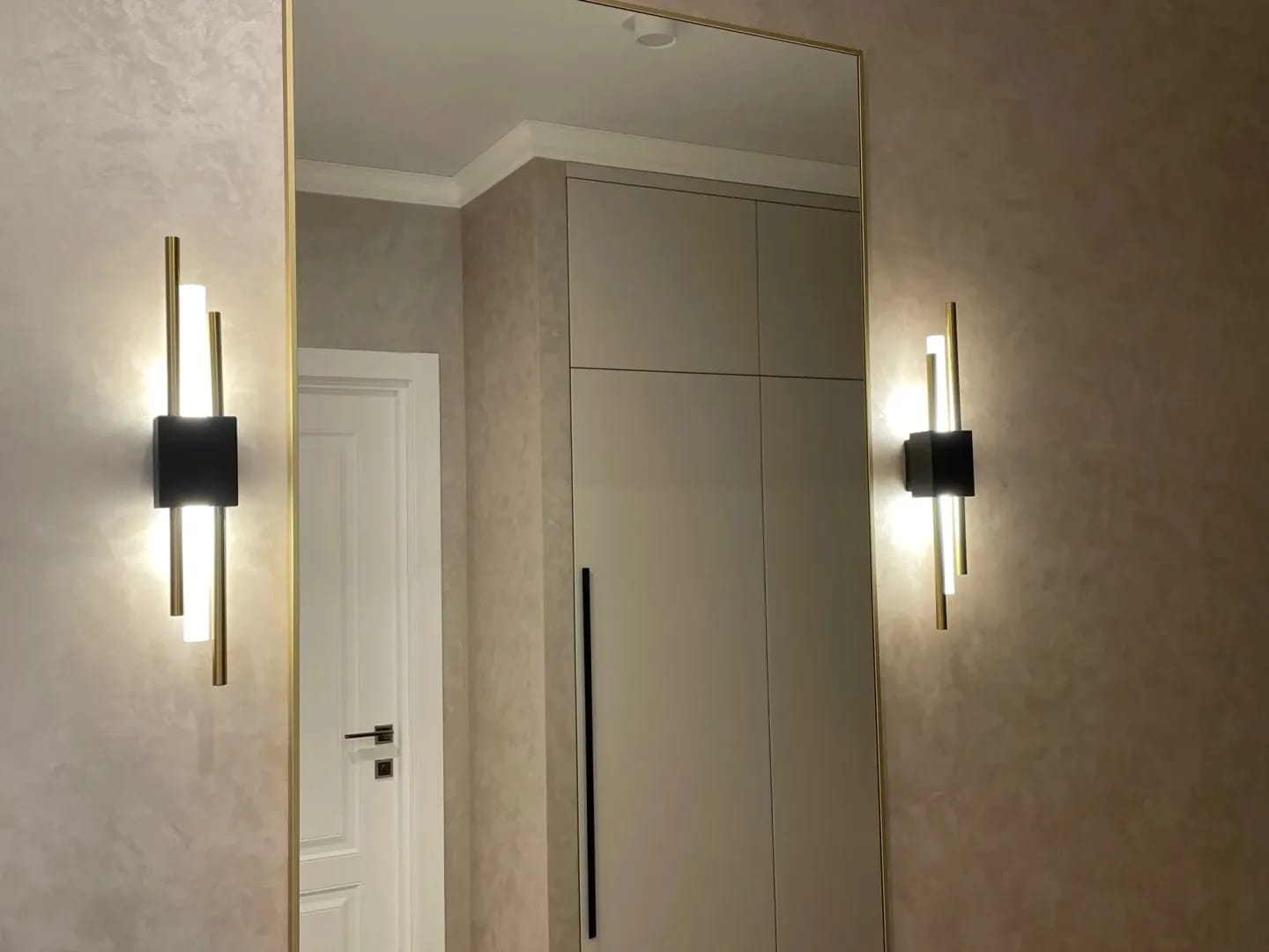 Customer photo review of Curved Wall Light for Bedside, Acrylic Diffuser Sconce