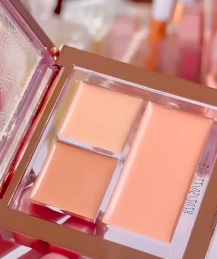 Customer photo review of O.TWO.O HAUTE CREAMY CONCEALER PALETTE