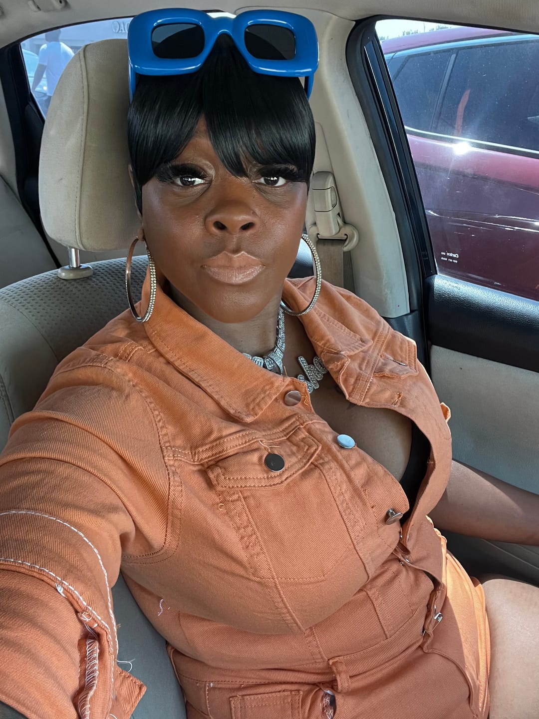 Customer photo review of Outre Wigpop Full Wig - NOLA