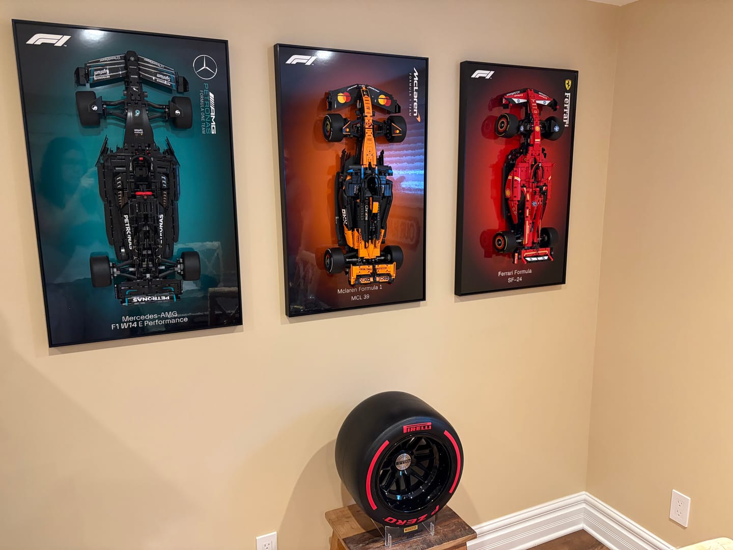 Customer photo review of Wall display Frame for LEGO® TECHNIC™ 42228 McLaren MCL39 F1® Car