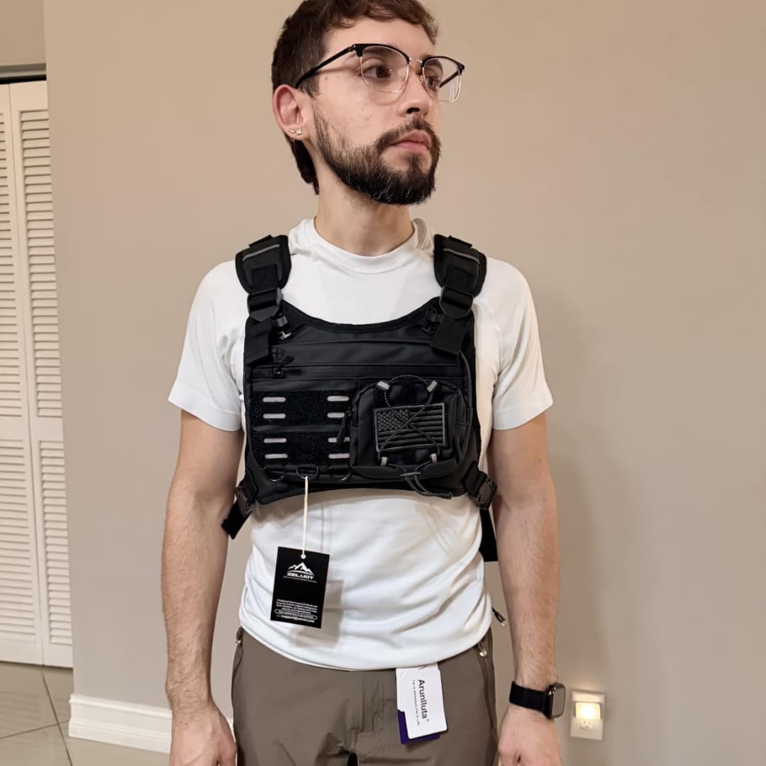 Customer photo review of Hydravo Tactical Hydration Vest