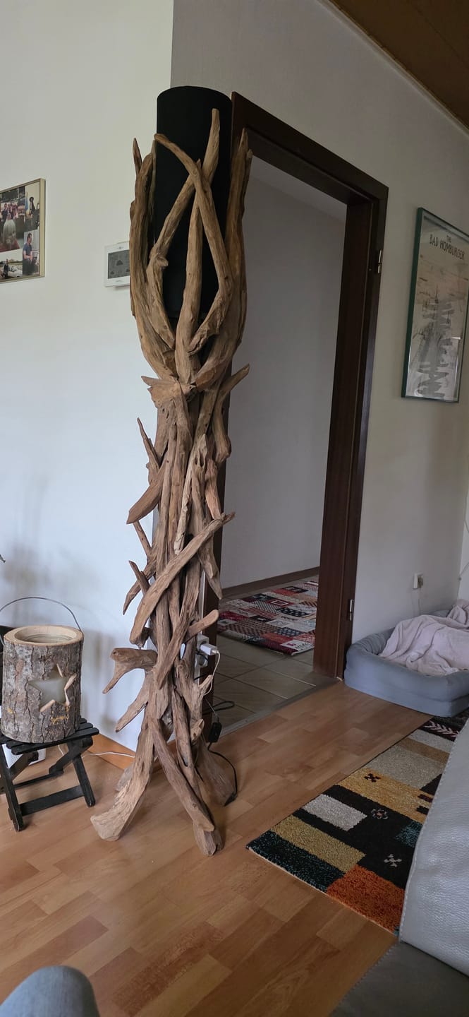 Customer photo review of Treibholz Stehlampe VILLA Lampenschirm Schwarz 180 cm