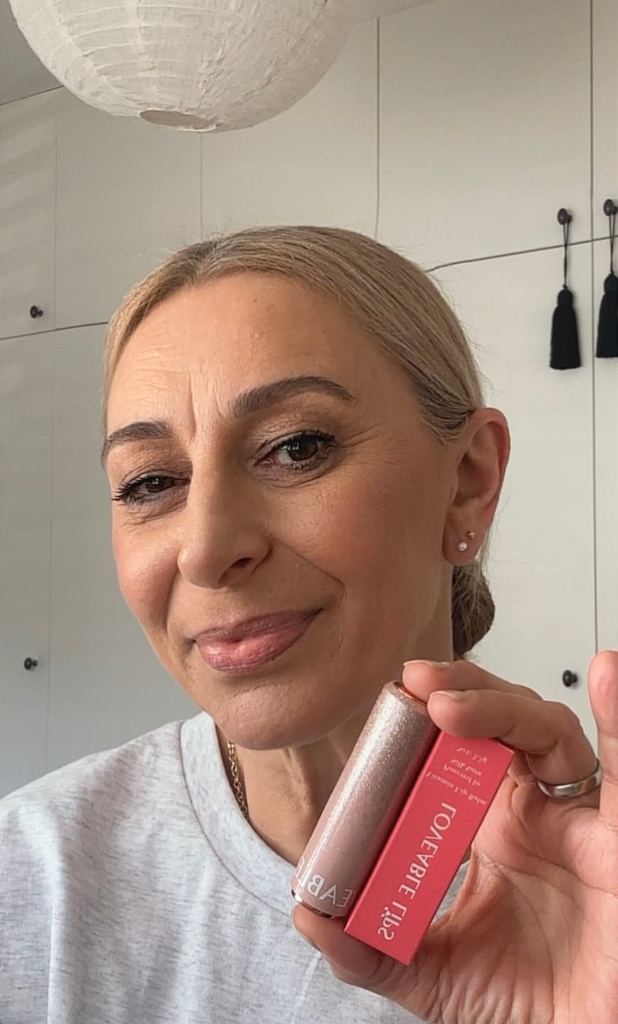 Customer photo review of Velvet Renew Lip Balm
