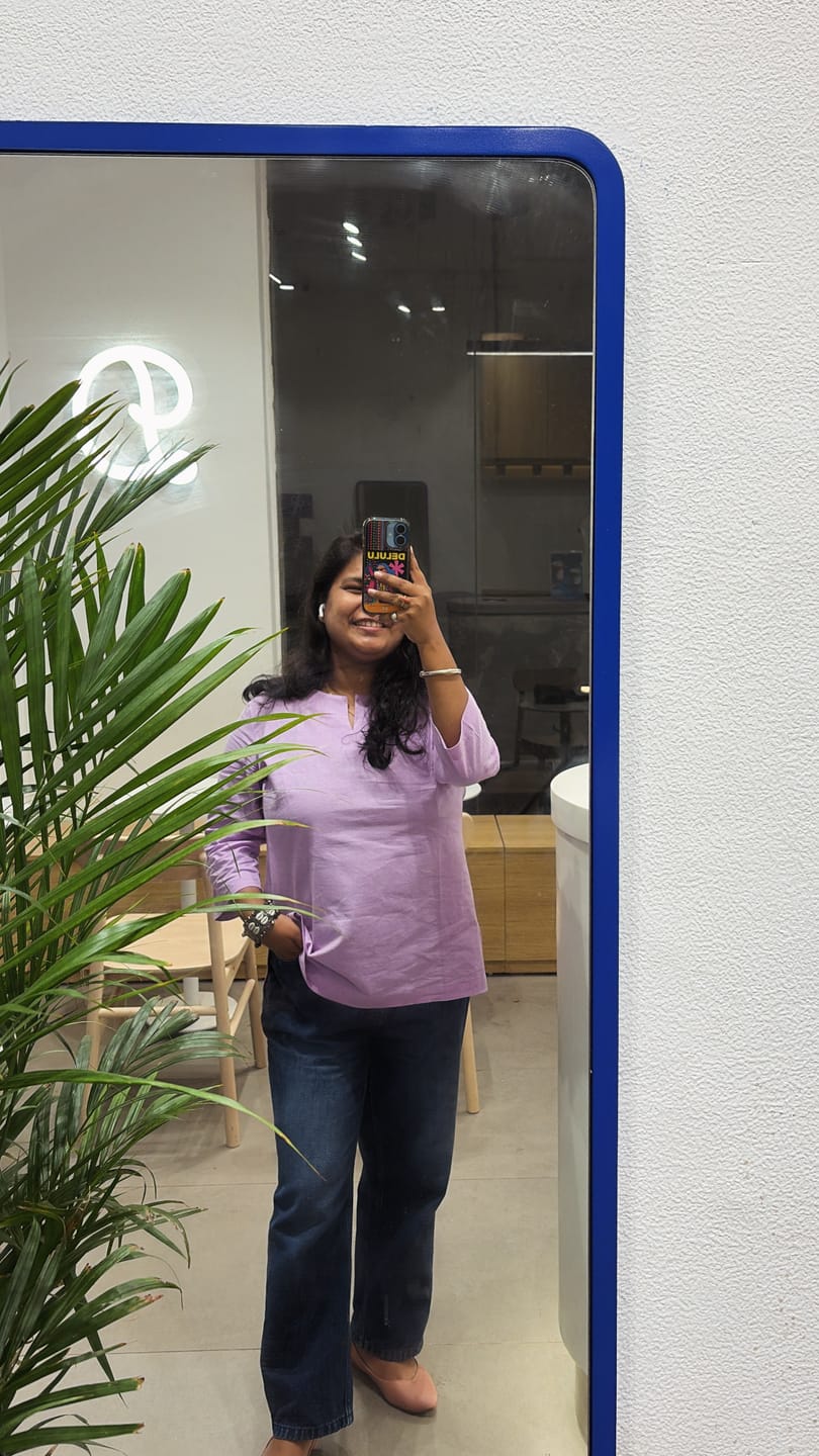 Customer photo review of Women Lilac Airy Linen Split Neck Short Kurta