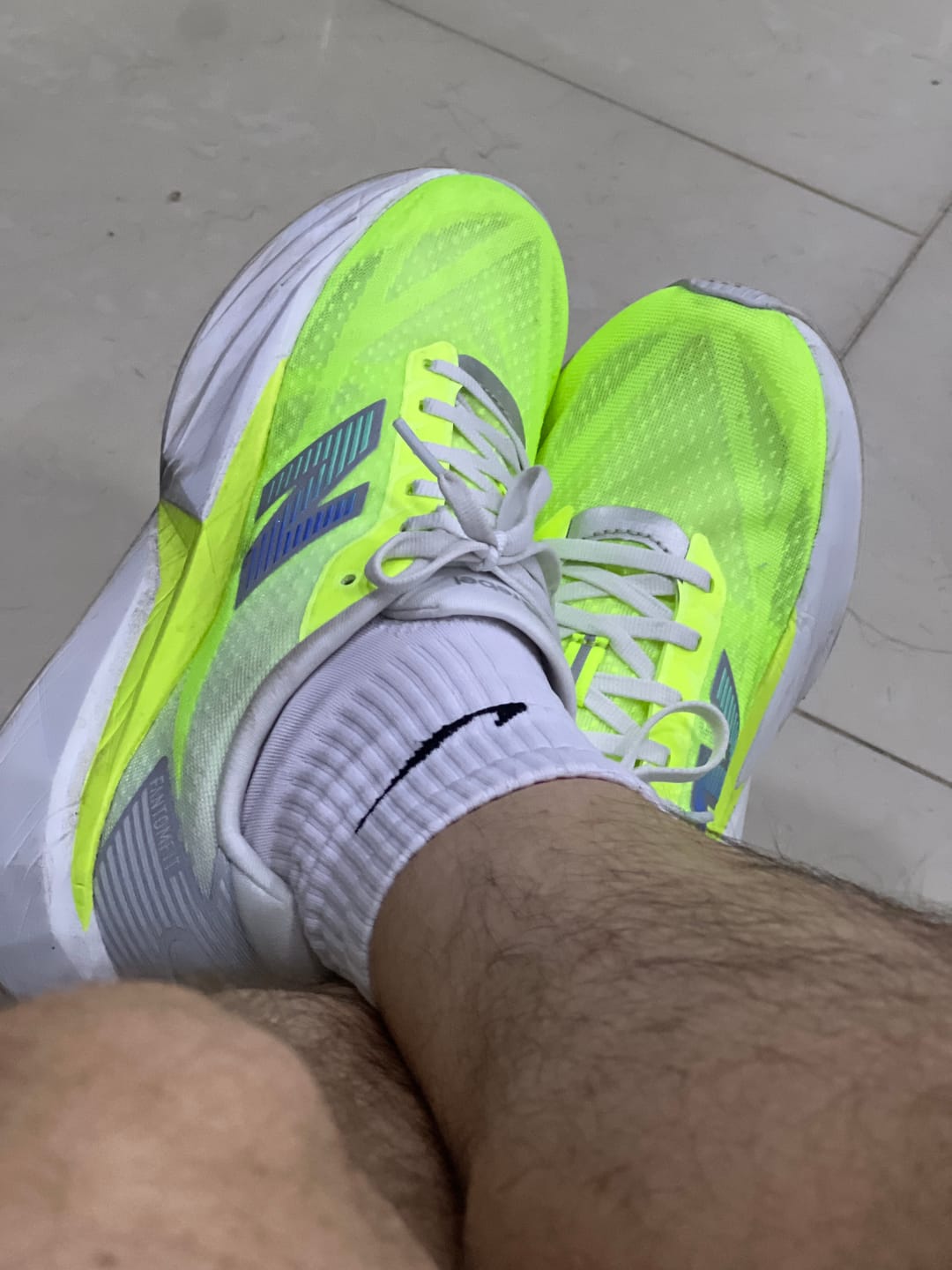 Customer photo review of New Balance FuelCell Rebel v5 Hombre Afterglow Deep End