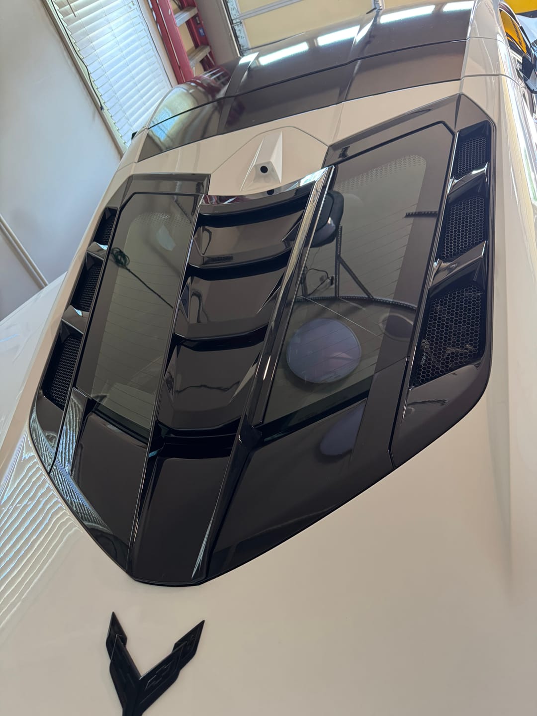 Customer photo review of Corvette C8 | ZR1 Style CARBON FLASH Rear Window Vent Louver Cover