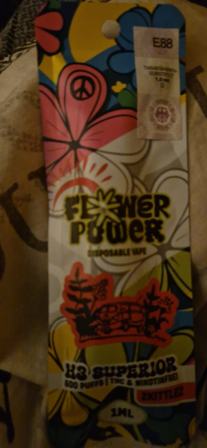 Customer photo review of 🍬Flower Power Vape Zkittlez Superior Blend