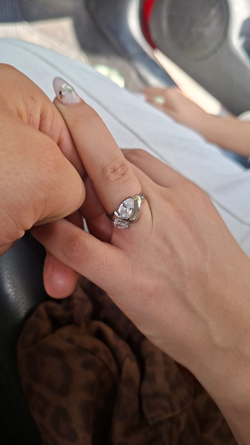 Customer photo review of Anillo Celeste Plata + Zirconia