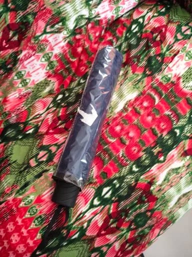 Customer photo review of Extra-Large 130cm Folding Sun and Rain Umbrella, Windproof and Waterproof
