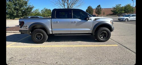 Customer photo review of Eibach 21-25 Ford F-150 Raptor Pro-Lift-Kit Rear Springs, 1.5 Inch Lift