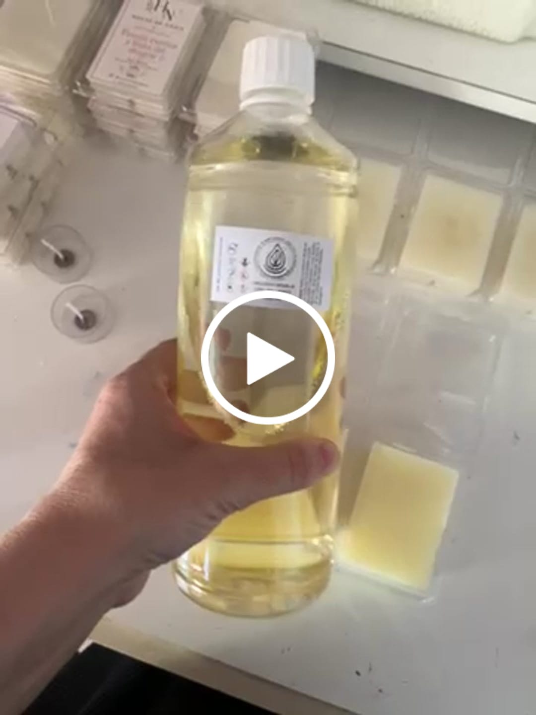 Customer video review of Fragancia ORQUÍDEA NEGRA & LIRIO BALCÁNICO