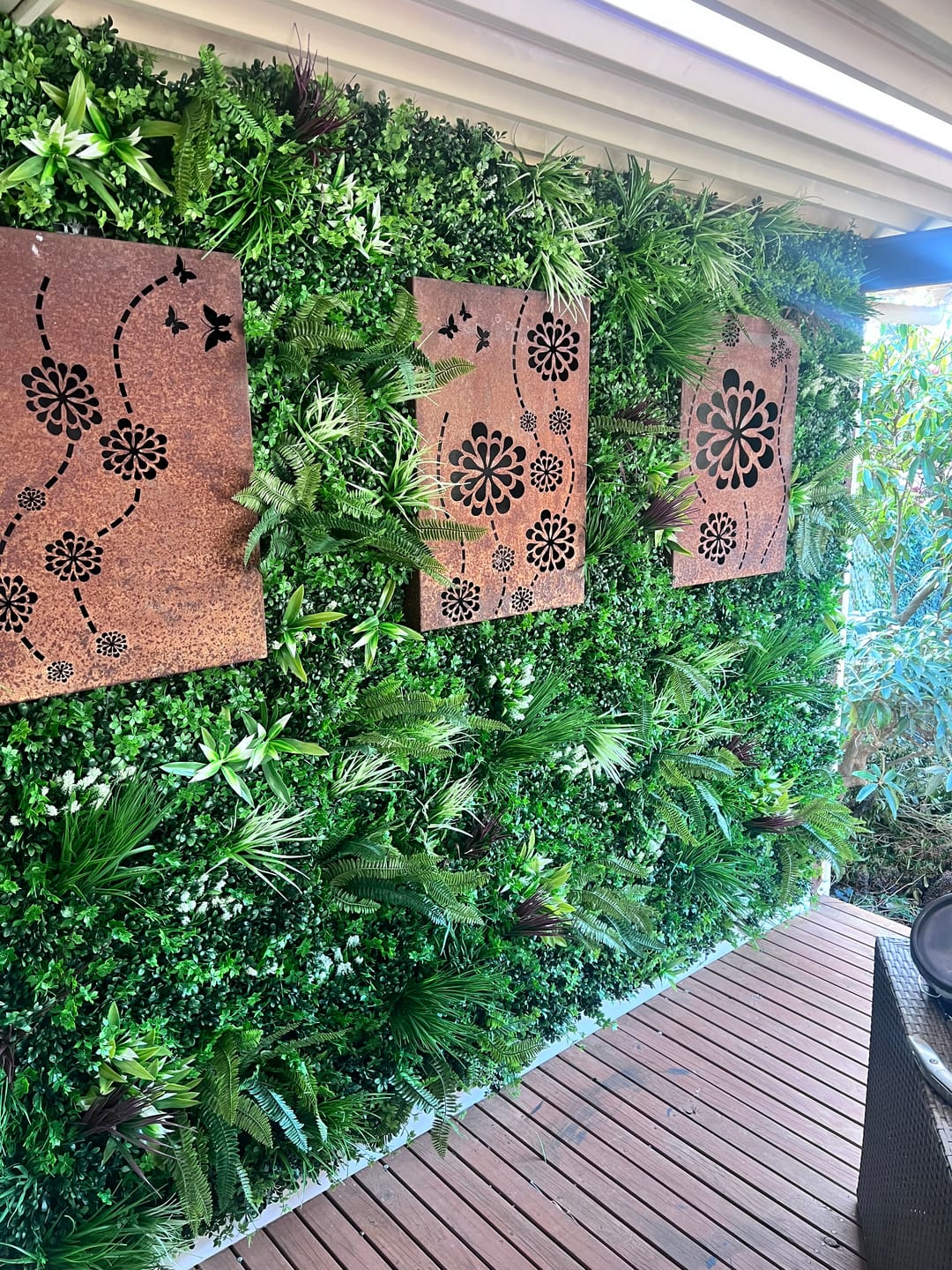 Customer photo review of Luxury Vista Green Vertical Garden Green Wall Panel 1m x 1m – SGS UV Resistant