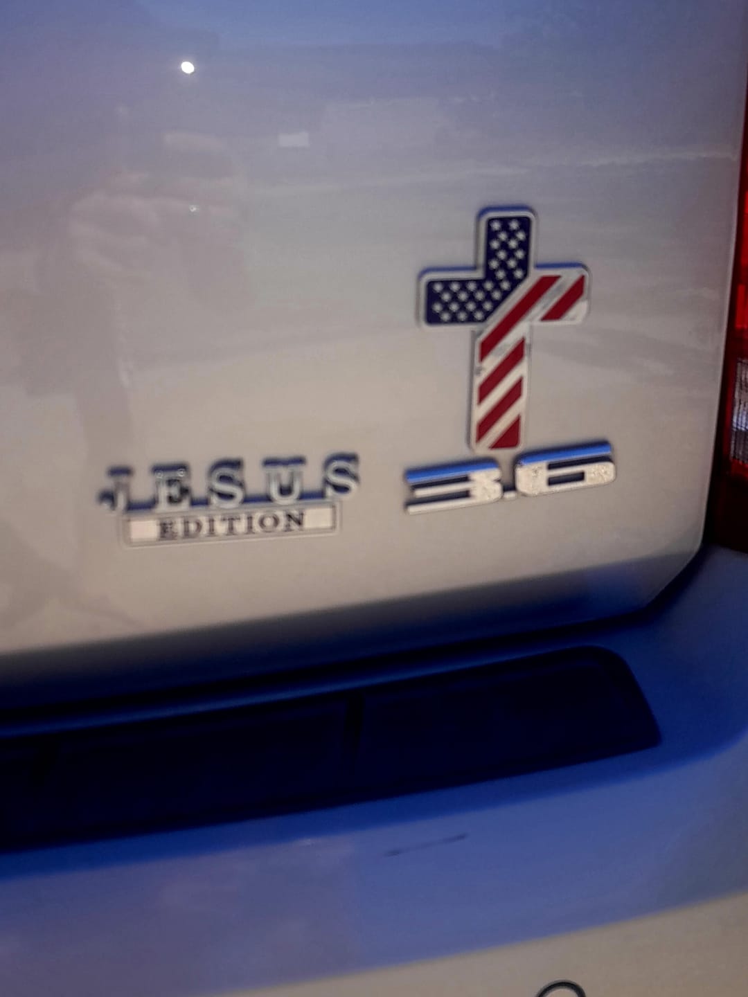 Customer photo review of Christianartworkshop 3D Metal Jesus Edition Letter Car Emblem with US Flag Pattern Cross: A Symbol of Faith & National Honor