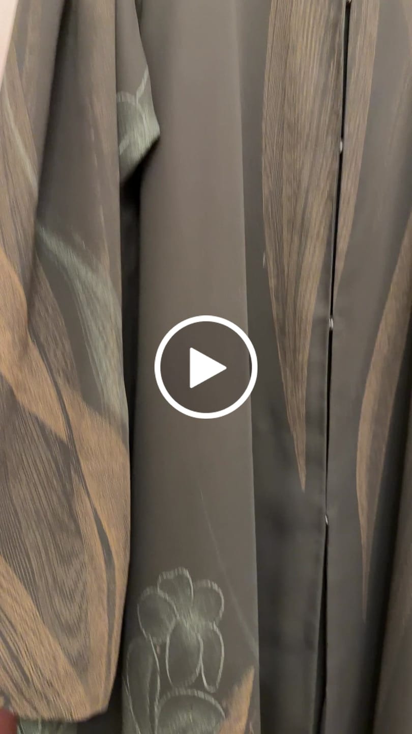 Customer video review of C 2119-03 Black Green Printed Abaya