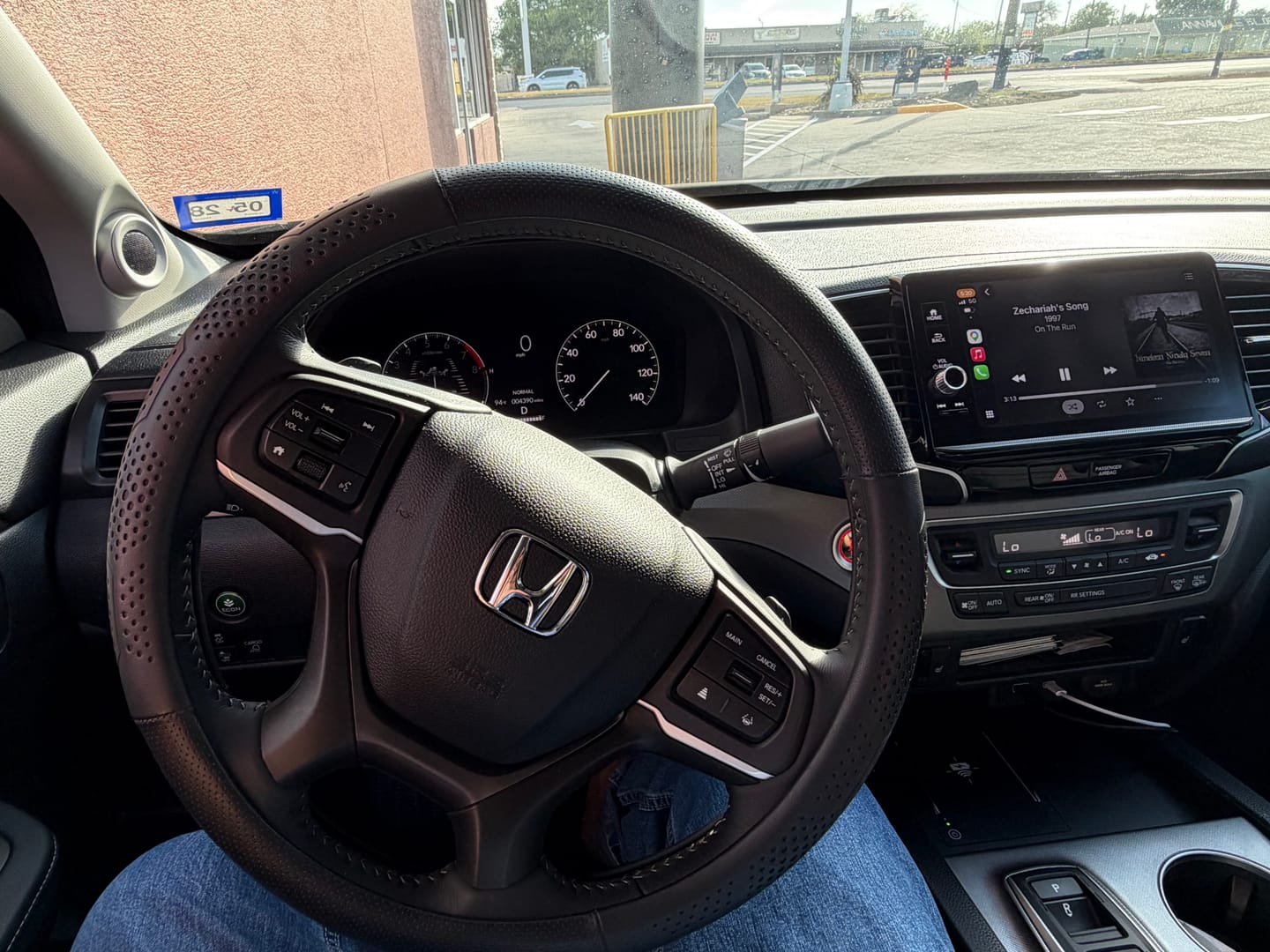 Customer photo review of Nappa Leather Steering Wheel Cover – Anti-Slip Universal 38cm Case for Enhanced Comfort and Style