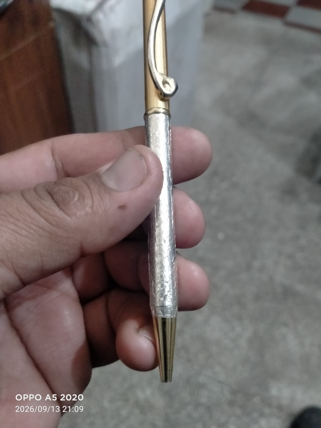 Customer photo review of Silver Gold Polish with Heart Design Pen (2 pcs Combo)