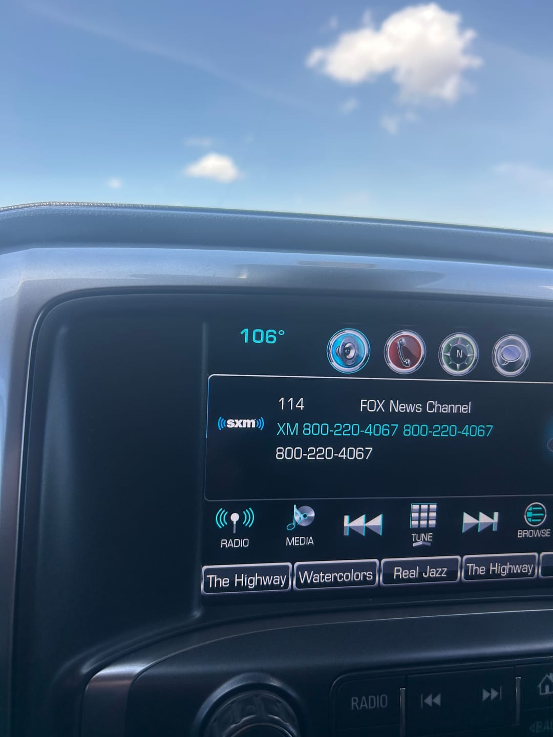 Customer photo review of HyperVolt 2.0 - GMC & Chevy Magsafe Console Charger Upgraded