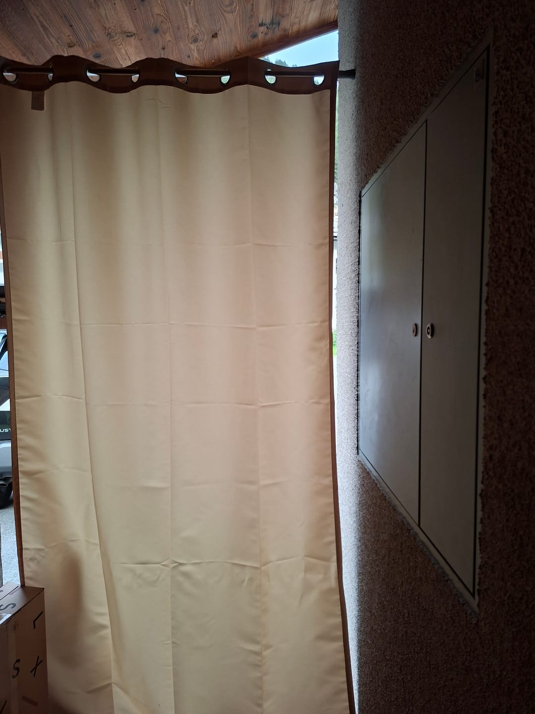 Customer photo review of Wasserdichter Outdoor-Vorhang mit Ösen – Wärmeschutz und Sichtschutz