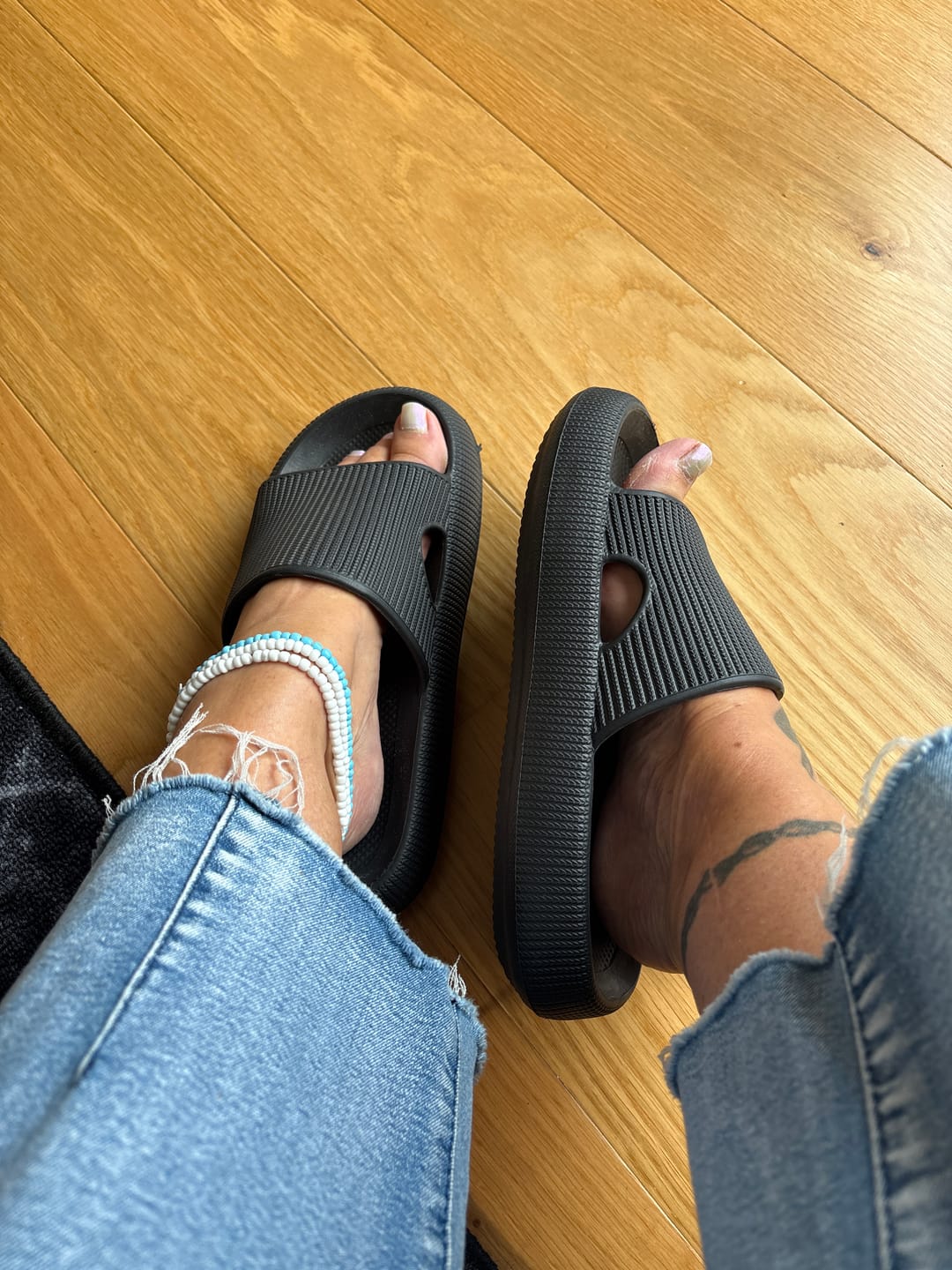 Customer photo review of HappyFlops Original