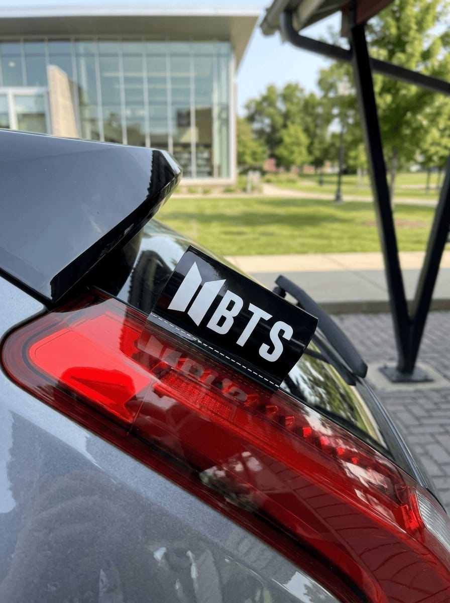 Customer photo review of Etiqueta BTS ARMY para tu auto