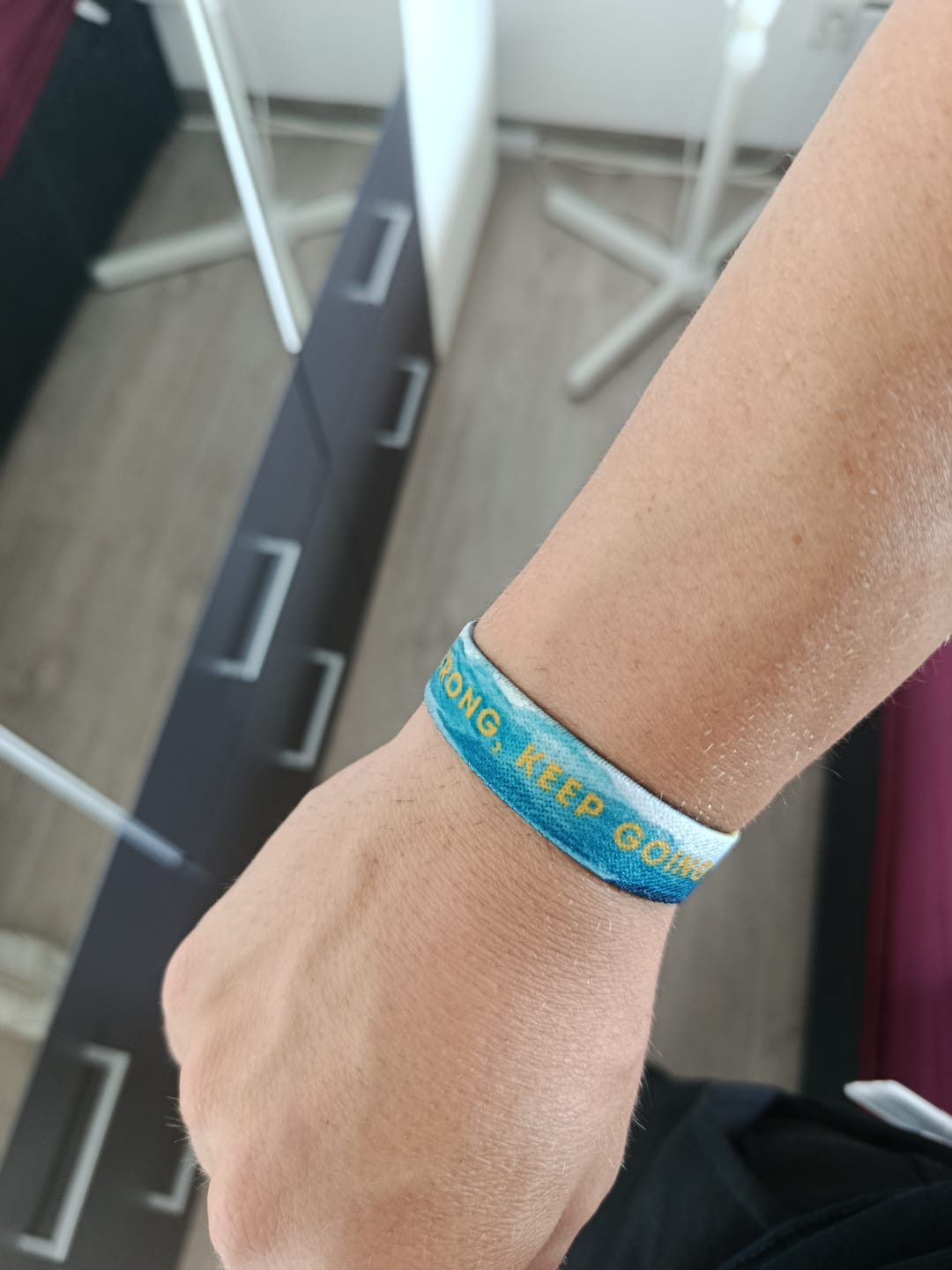 Customer photo review of Stay Strong, Keep Going - Elastisches Armband