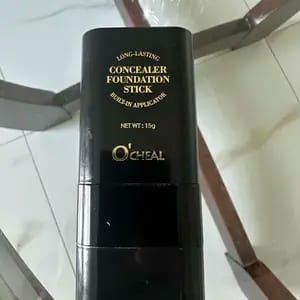 Customer photo review of Base Idratante e Correttore Stick 2-in-1 Formula a Lunga Tenuta