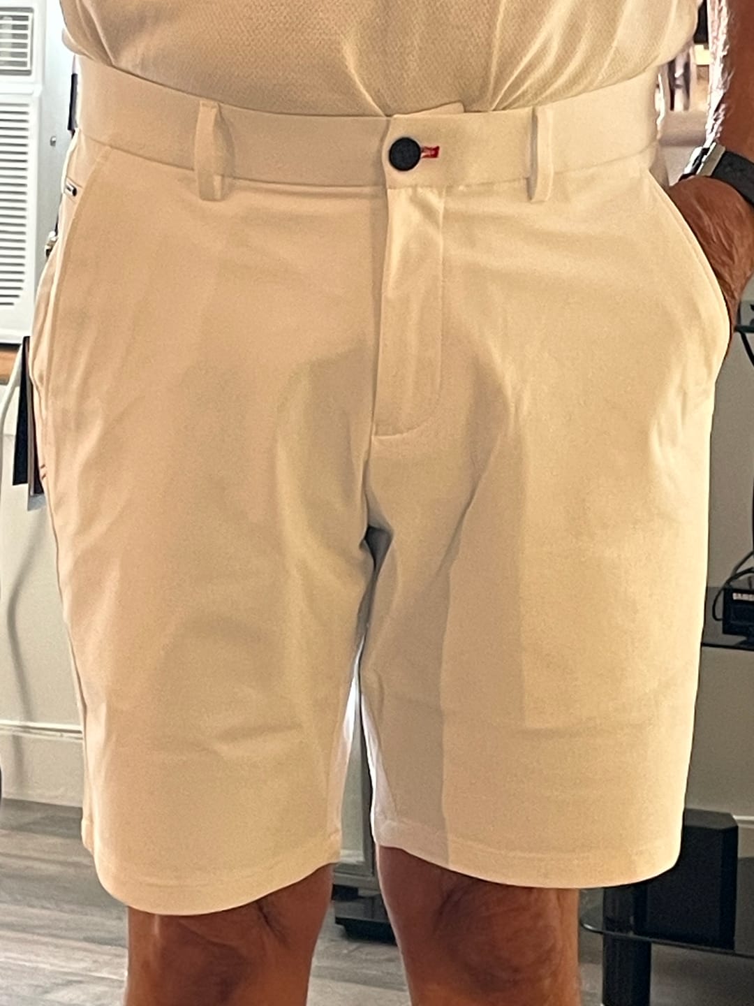 Opinión con foto de un cliente sobre los PANTALONES CORTOS | LIMAO-SOLARIS, blancos