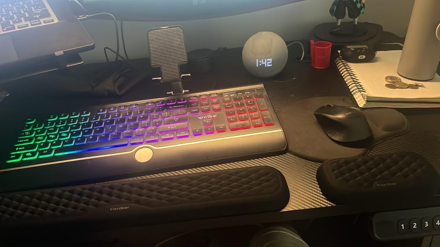 Customer photo review of Wurk Built™ Wrist Deck — The Memory-Foam Wrist Rest Set Engineered for Full-Size Keyboard & Mouse Setups