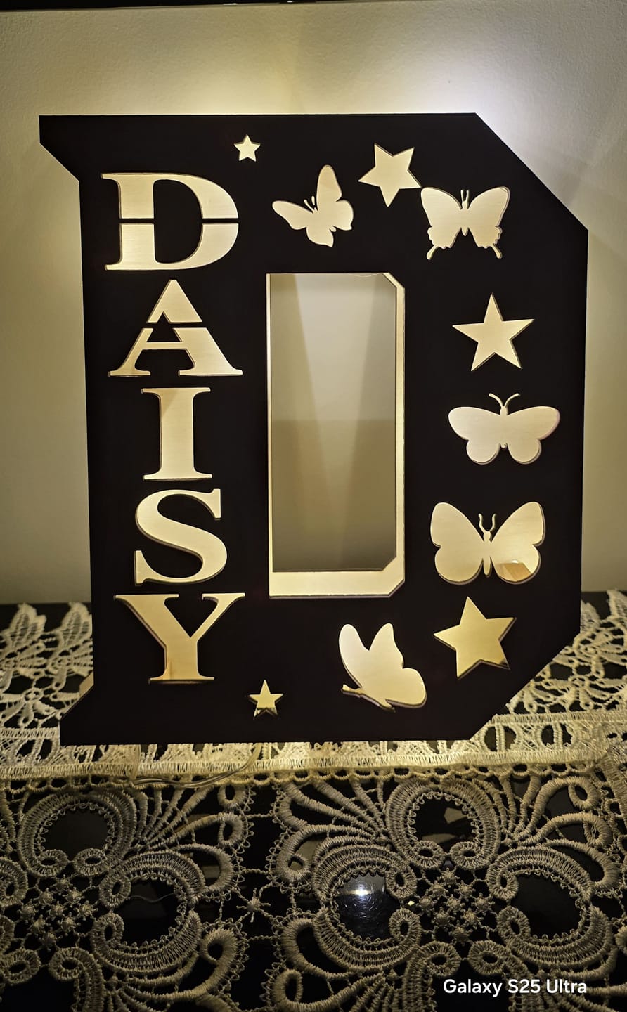 Customer photo review of Lampada Lettera Con Farfalla E Nome Personalizzata