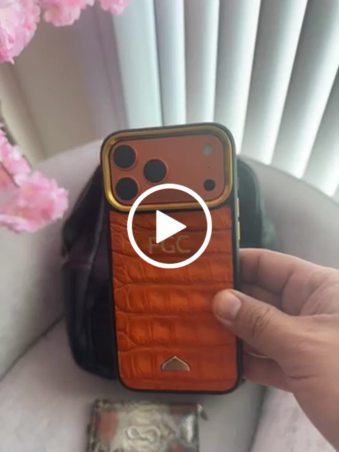 Customer video review of Funda iPhone 17 Pro Max Billionaire Croc Orange Sunset