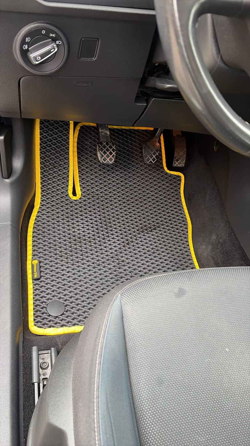 Customer photo review of Auto Fußmatten nach Maß - Vorne