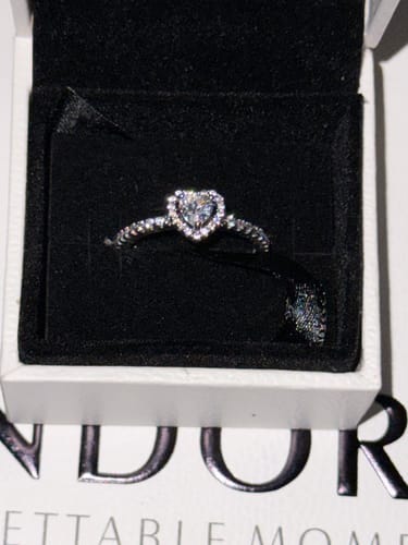 Customer photo review of ANILLO PROMESA PANDORA CORAZON ELEVADO PLATA .925 + KIT DE REGALO