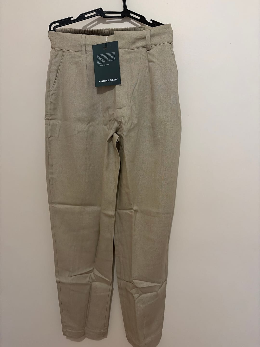 Customer photo review of Calça Slouchy Íris Bege Claro