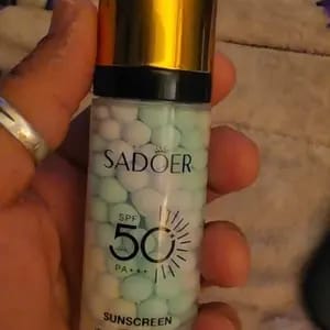 Customer photo review of Protezione Solare SPF 50+ Crema Viso Opacizzante Idratante