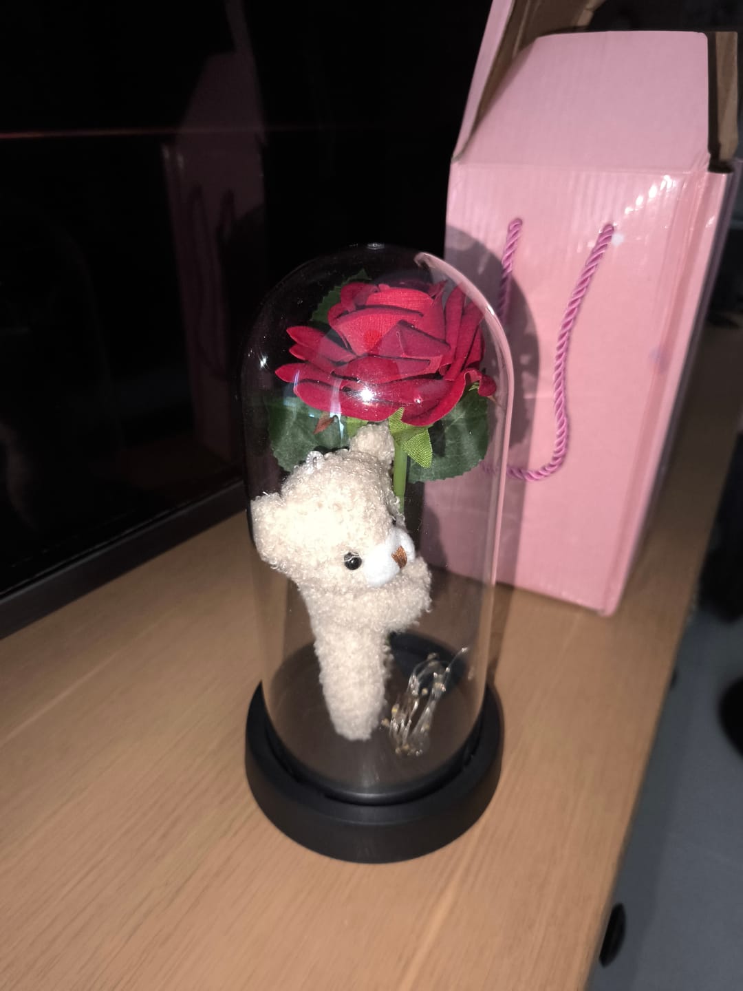 Customer photo review of Osito con Rosa y Corazón luminoso