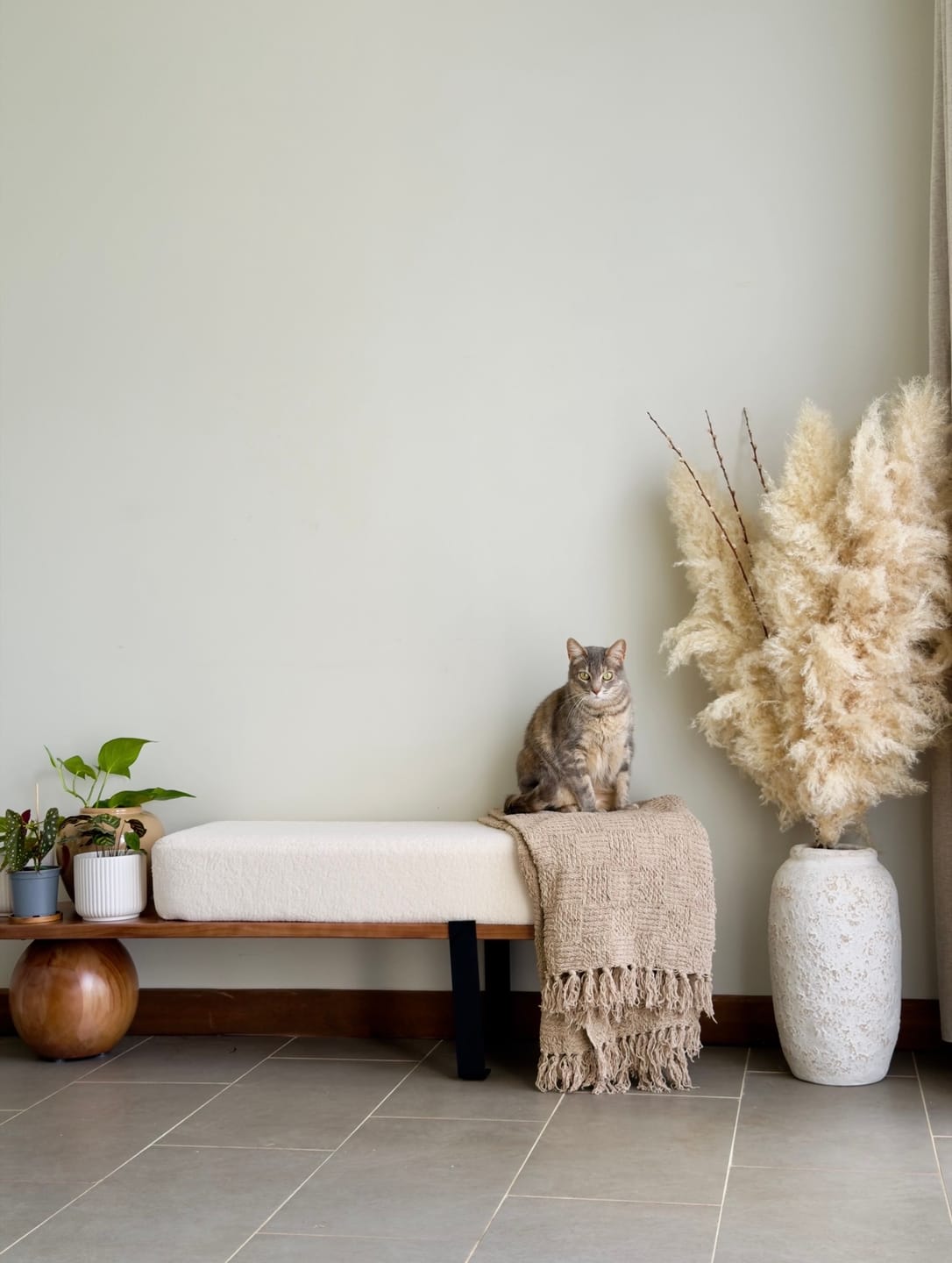 Customer photo review of Taburete Moderno Madera Maciza