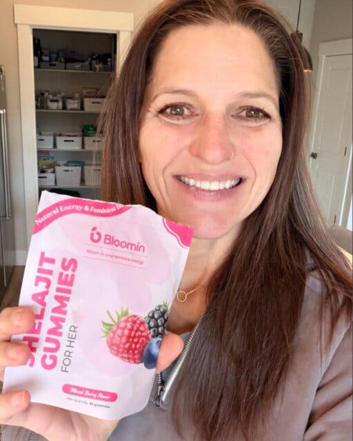 Customer photo review of Bloomin Gummies for Women
