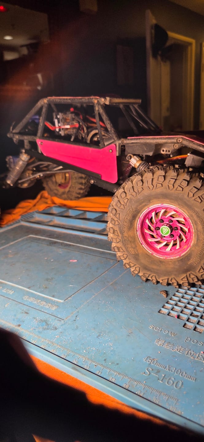 Customer photo review of CAPRA CAGE SLIDERS