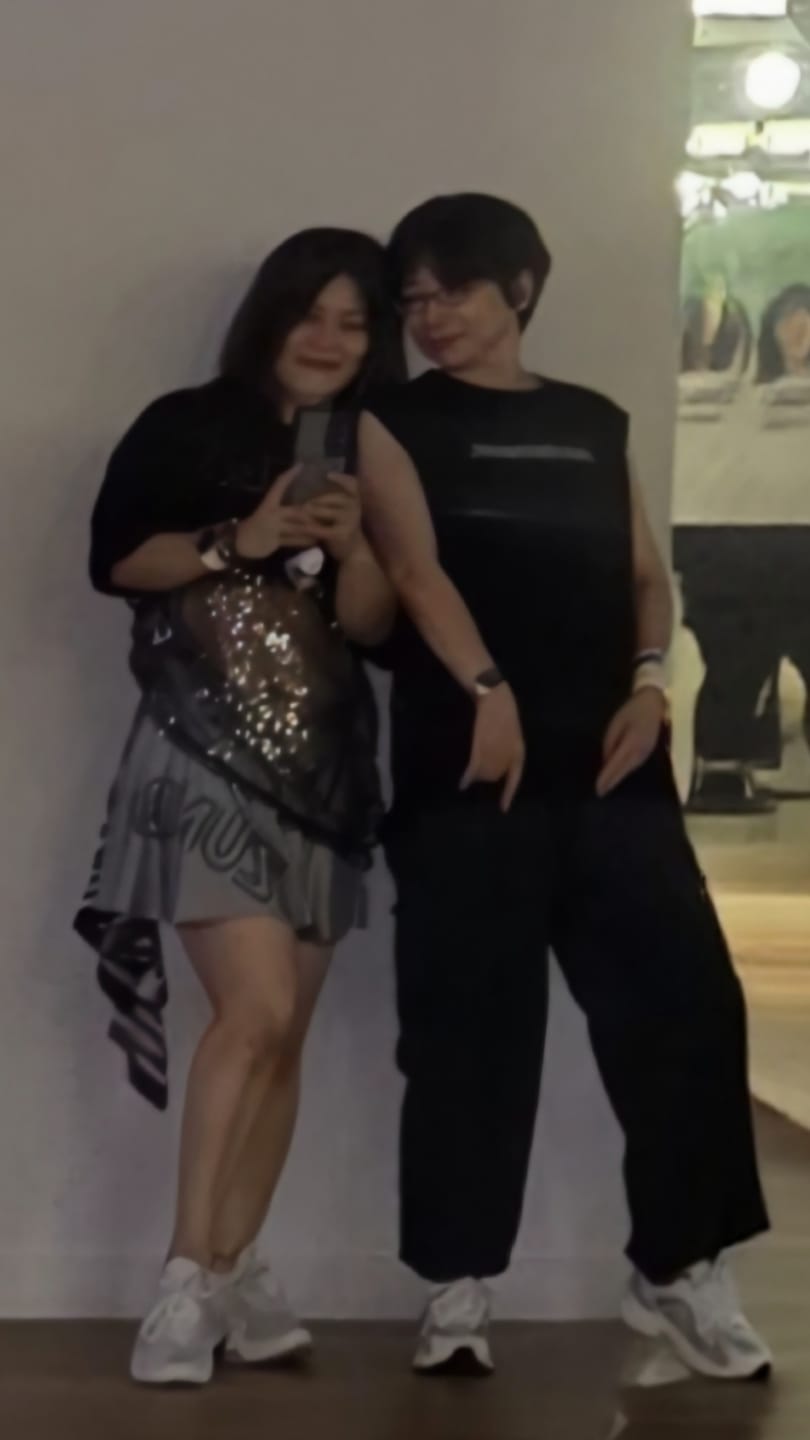 Customer photo review of Rock 'n' Roll Oversized Long Mesh Top